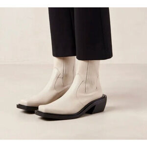 New Without Box  Alohas Ranch Leather Boots in Cream size EU 36 US 6